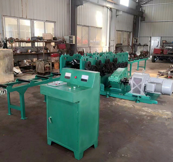 公路護欄(lán)板修複機